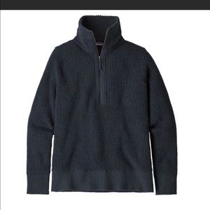 Patagonia pullover women’s XS smolder blue